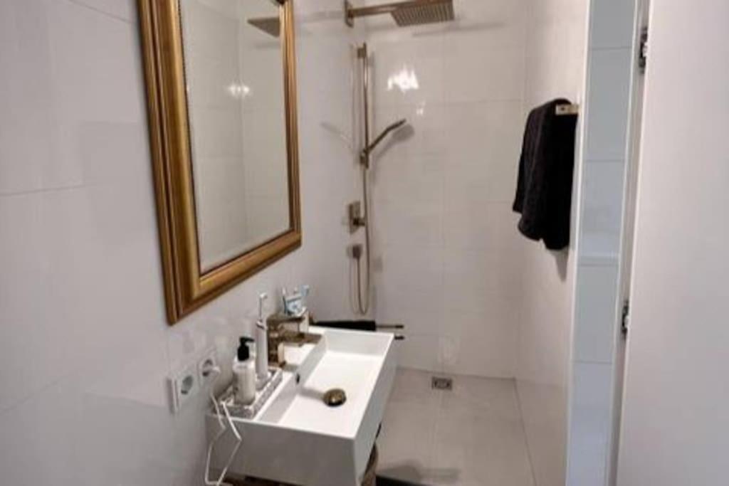 Exclusive Apartement In Historic Center Линц Экстерьер фото